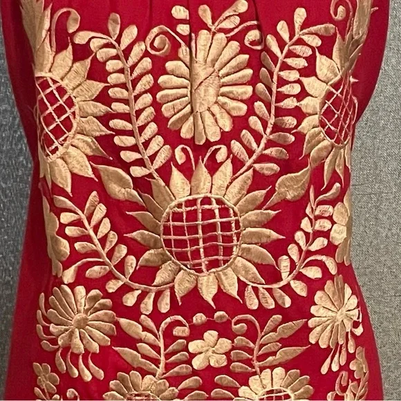 Mexican Embroidered Dress 🌹 - Picture 4 of 4
